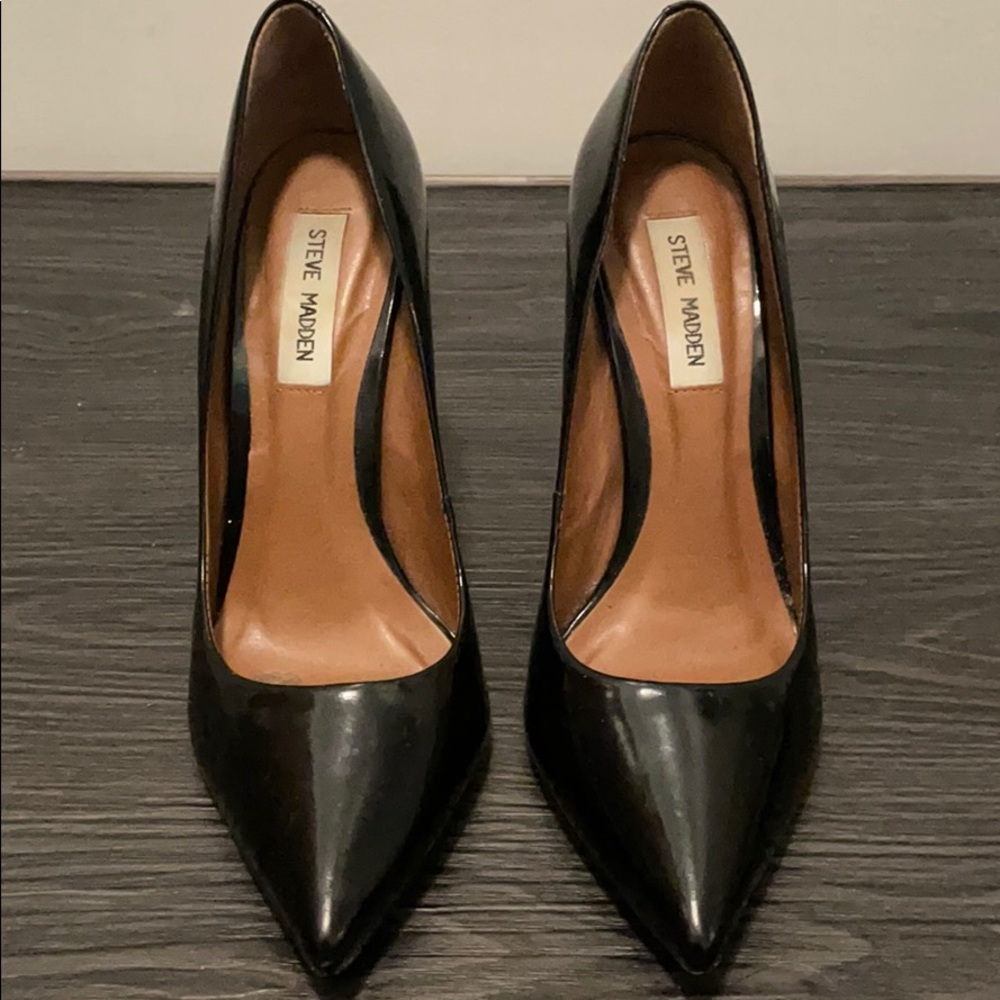 Steve Madden Black Pumps